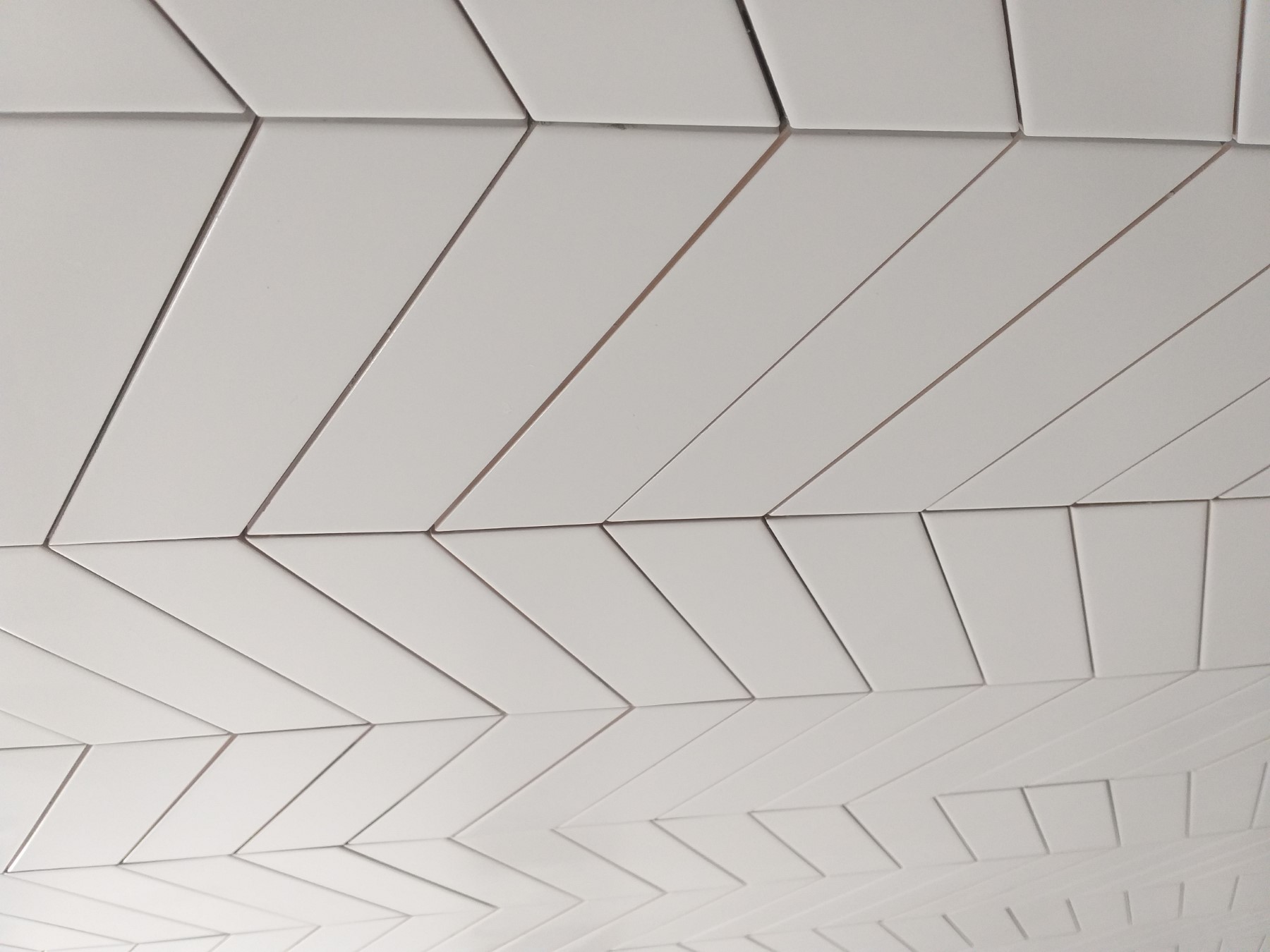 Вертикални плочки визуално увеличаване на височината