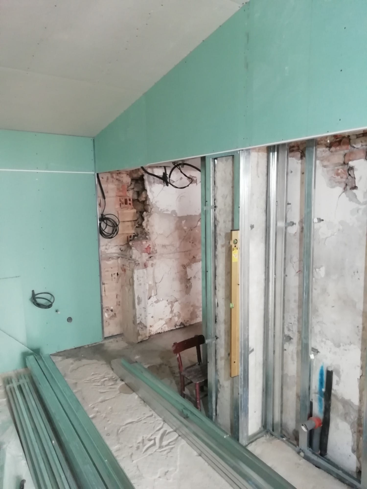 Монтаж на гипсокартон – професионален монтаж